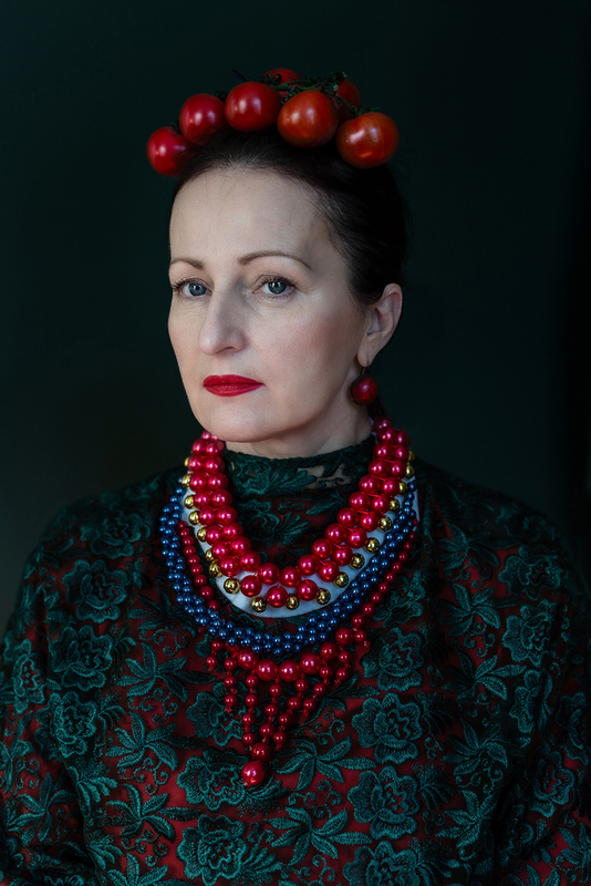 Portrait of Marianne with a wreath of tomatoes